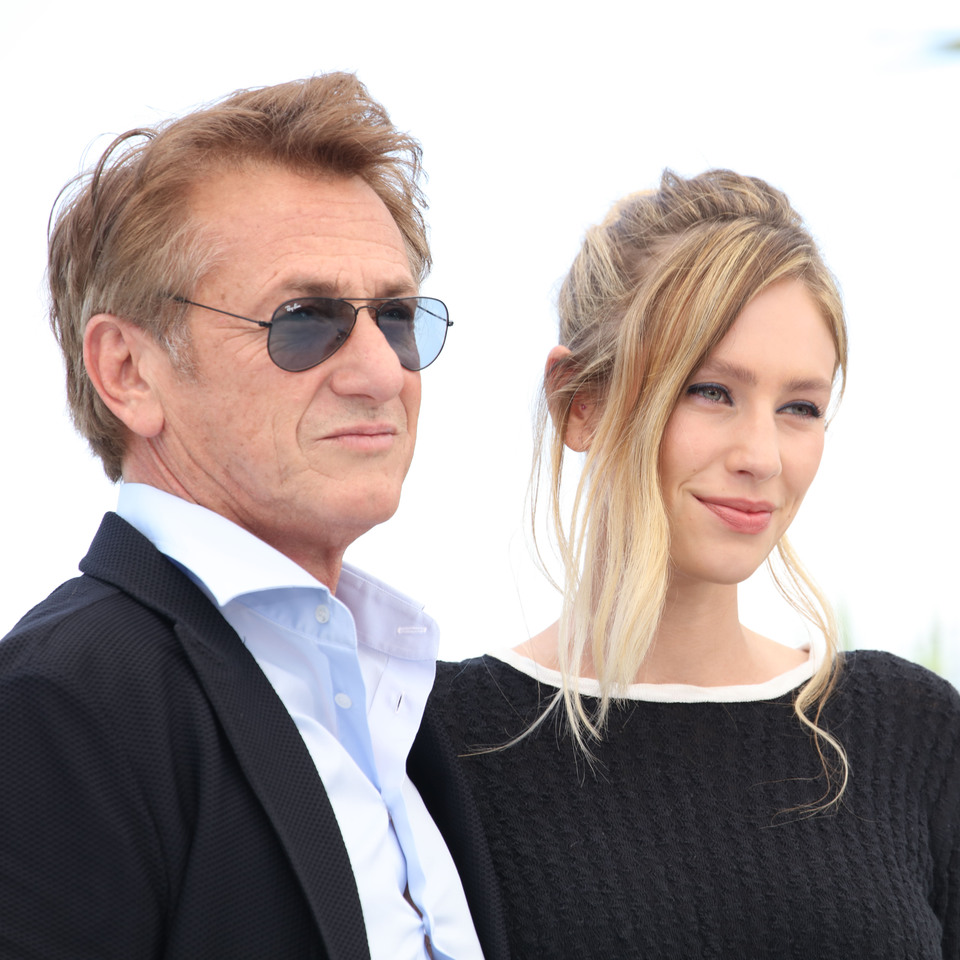 Dylan Penn ディラン・ペンとショーン・ペンの2ショット。カンヌ映画祭フォトコールにて。