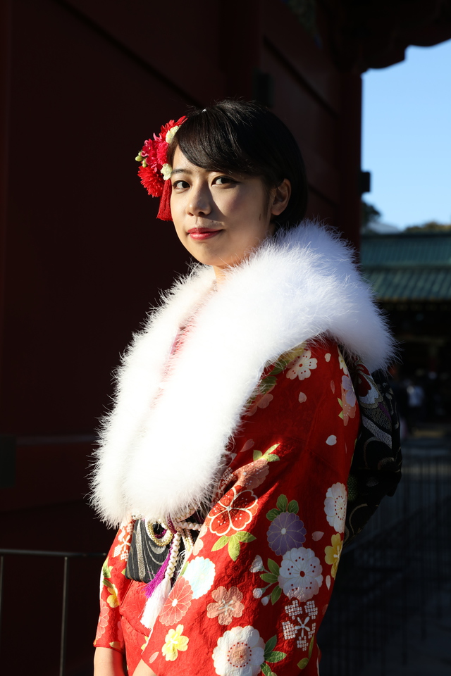 東京都文京区千駄木のおしゃれな写真館のフォトグラファーと一緒に根津神社や近隣の神社、庭園などで出張撮影ができます。