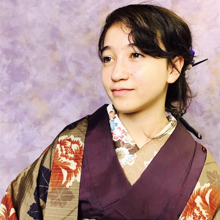 13歳のポートレート。アンティークきものを着付けてもらって特別感のある撮影ができました