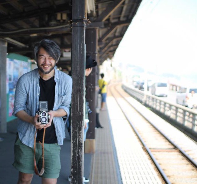 フォトグラファーの大森崇史さんのポートレート